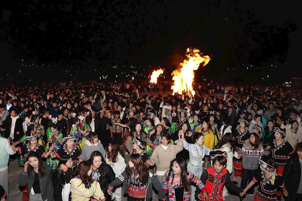 2e41fc4b438a4c6bbcf57c9fffd7d963.jpg 2e41fc4b438a4c6bbcf57c9fffd7d963.jpg