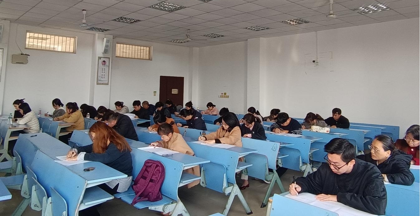 图片5:辅导员基础理论知识测试现场.jpg 图片5:辅导员基础理论知识测试现场.jpg