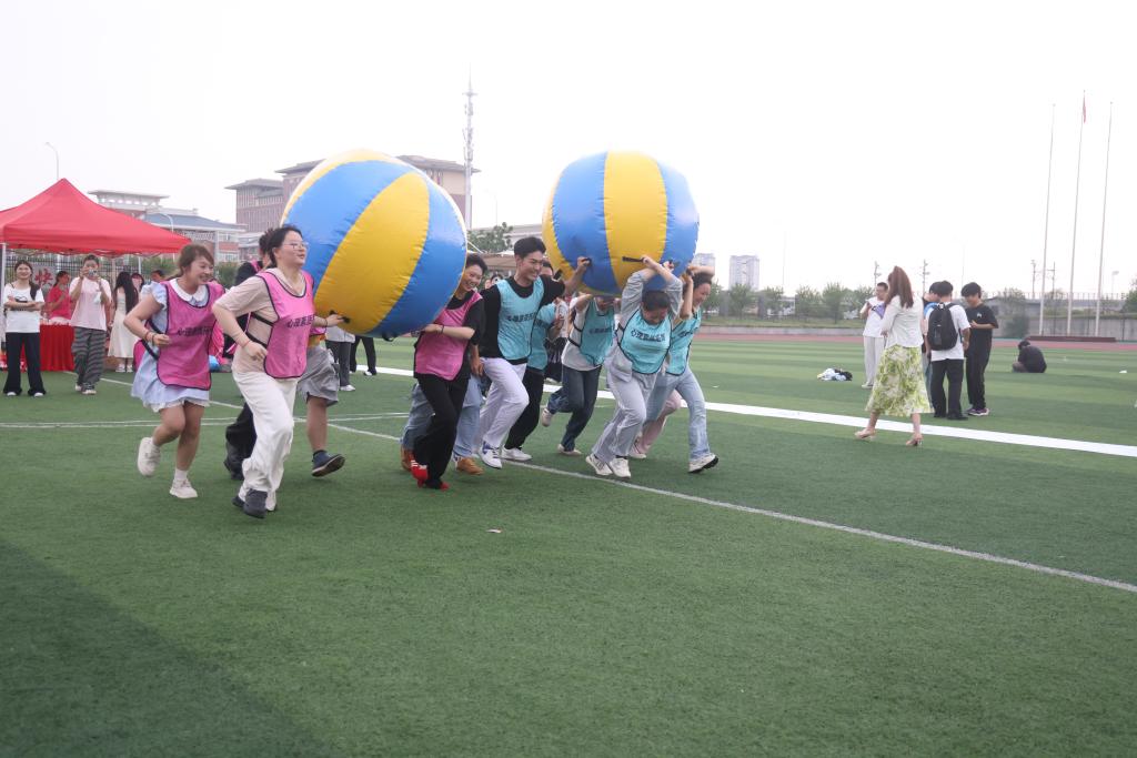 模块一：三全育人 · 协同赋能
3. 全员共治
（4）“心理嘉年华”剪影