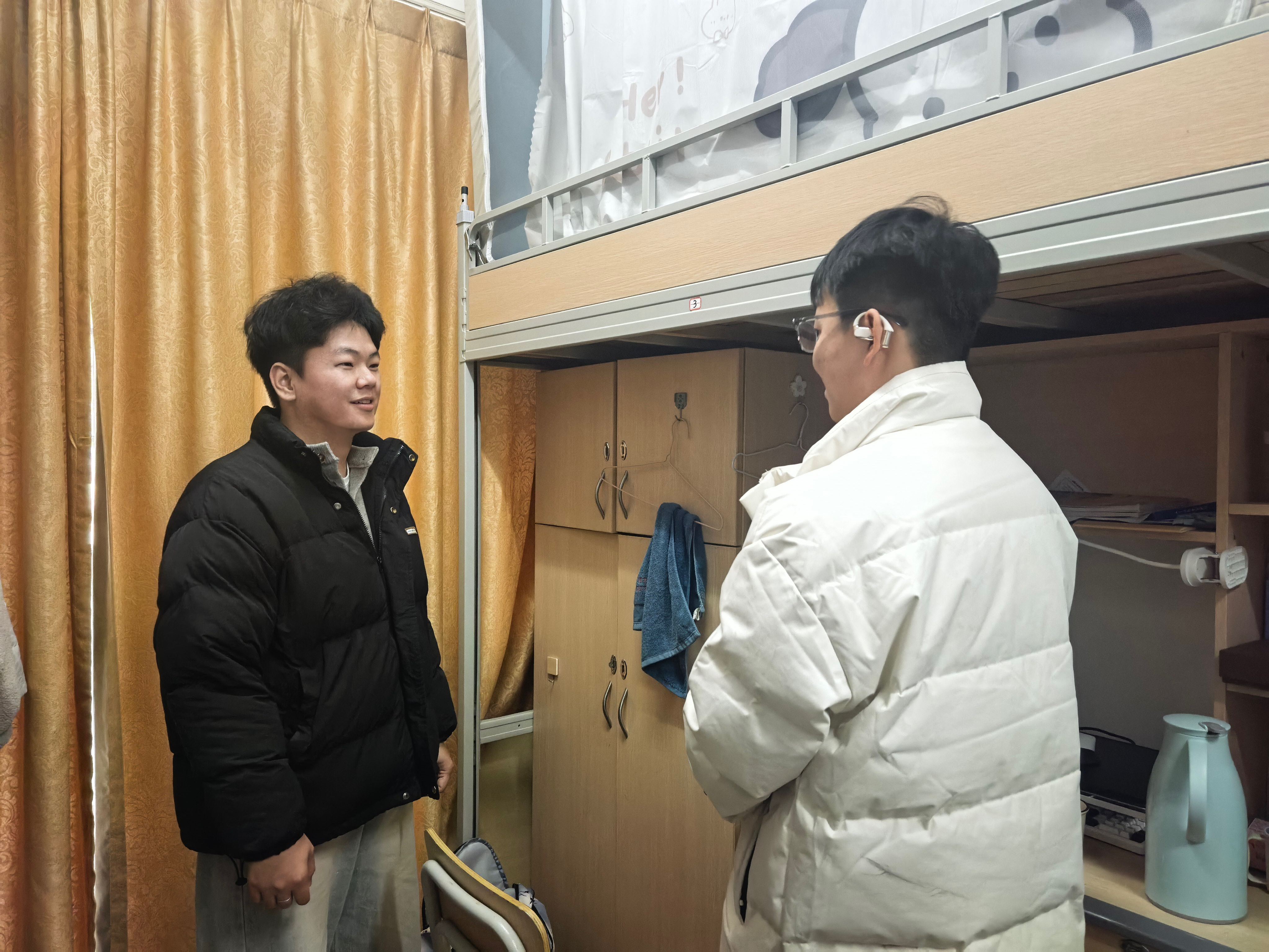 进宿舍安全检查3.jpg 进宿舍安全检查3.jpg