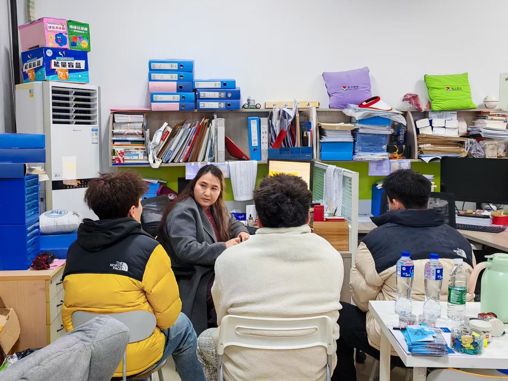 谈话图片.jpg 谈话图片.jpg