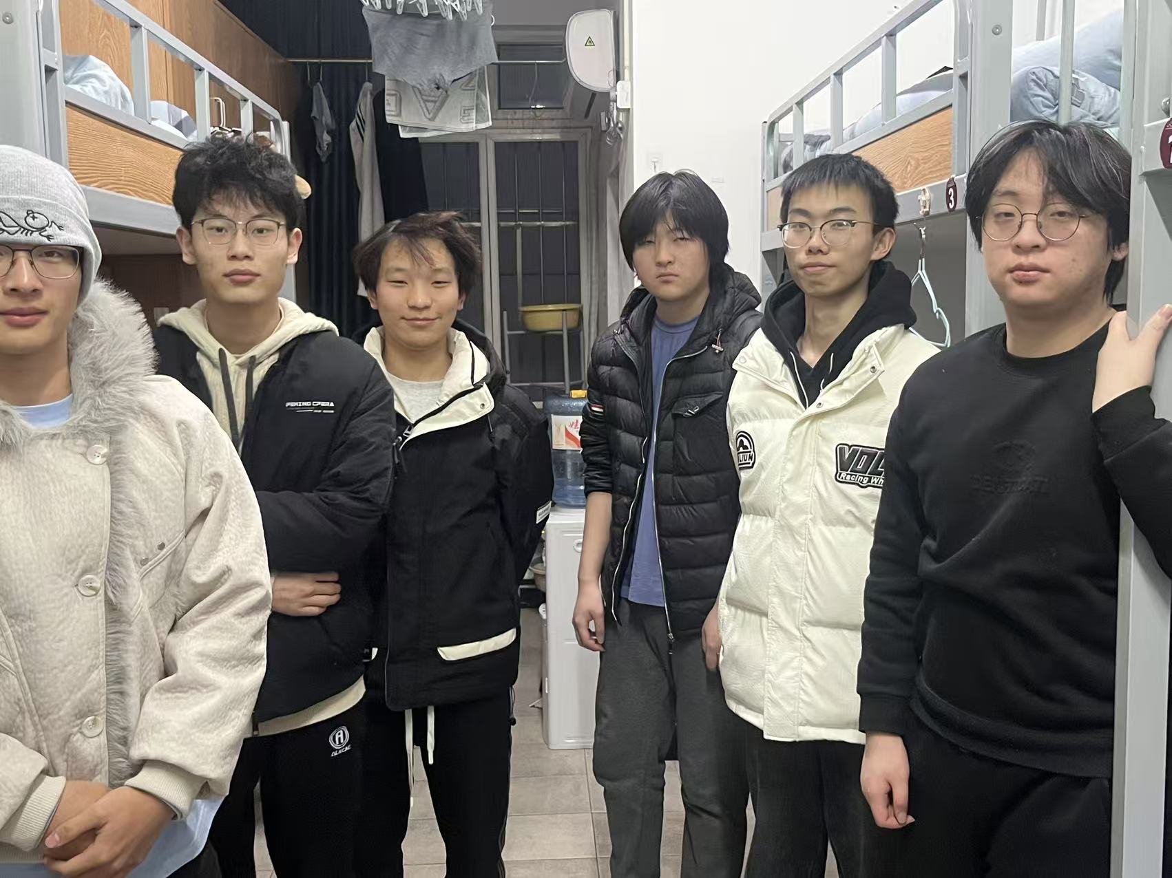 友嘉-含辉-5-126-寝室成员合照-文明&清廉寝室