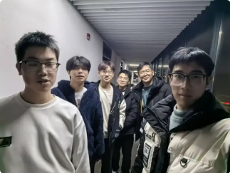 信工-锦辉-A3-3074-寝室成员合照-文明寝室