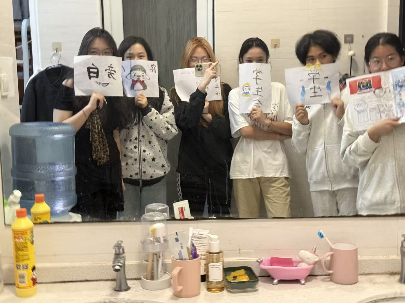 信工-锦晖-B3-5109-寝室成员合照-文明寝室