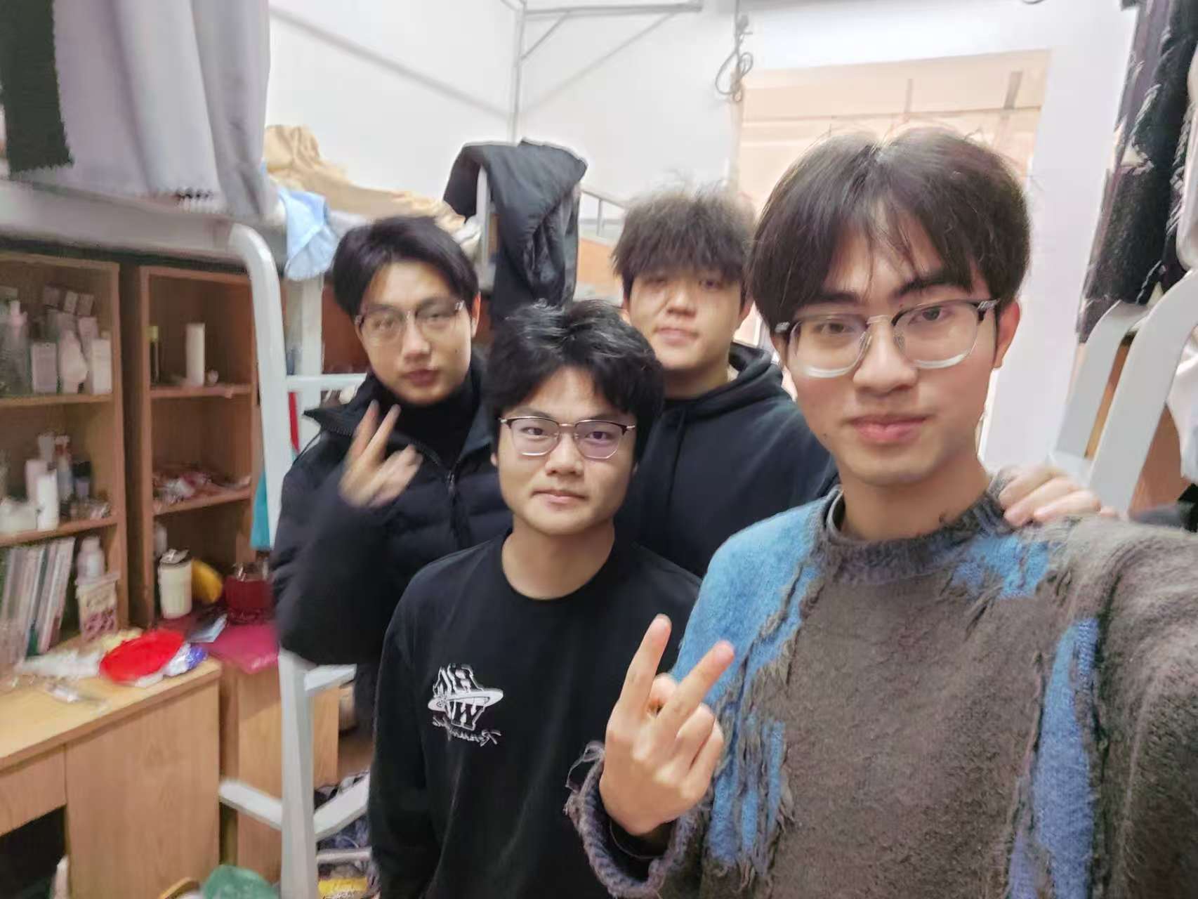 信工-锦辉-A2-2034-寝室成员合照-文明&清廉寝室