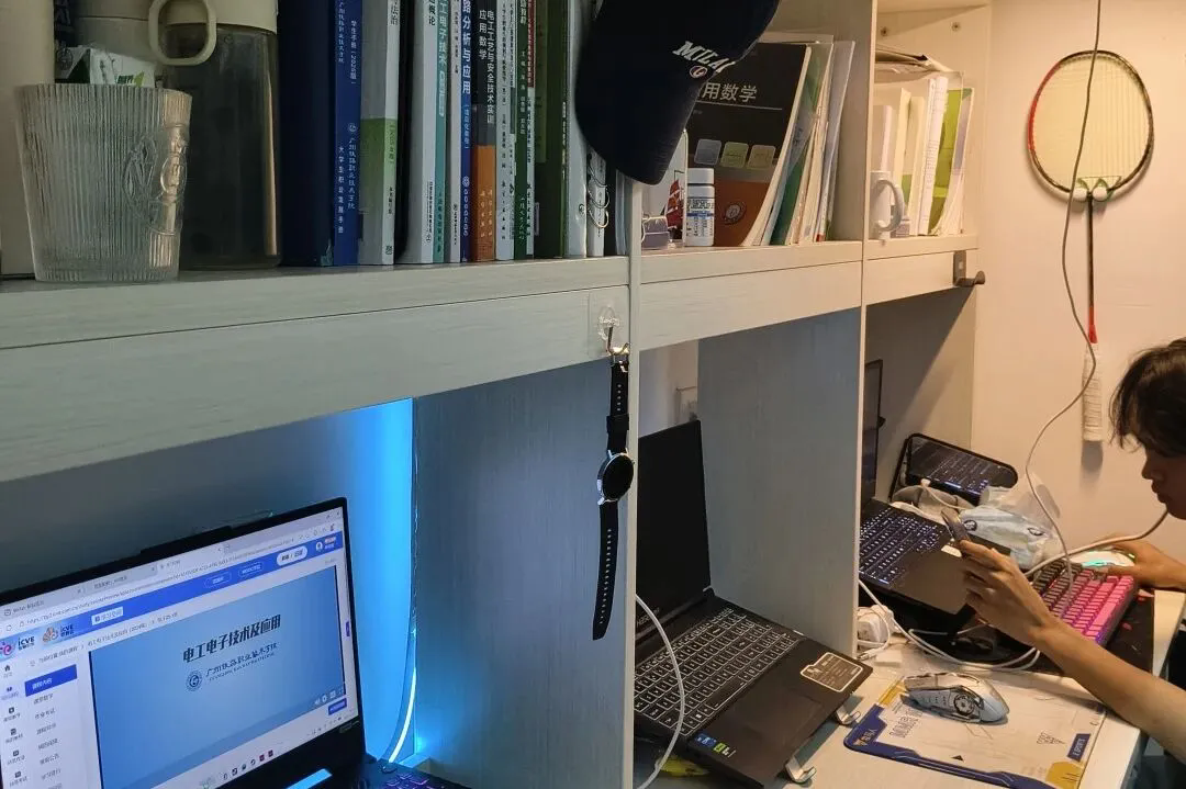 12.webp.png 12.webp.png