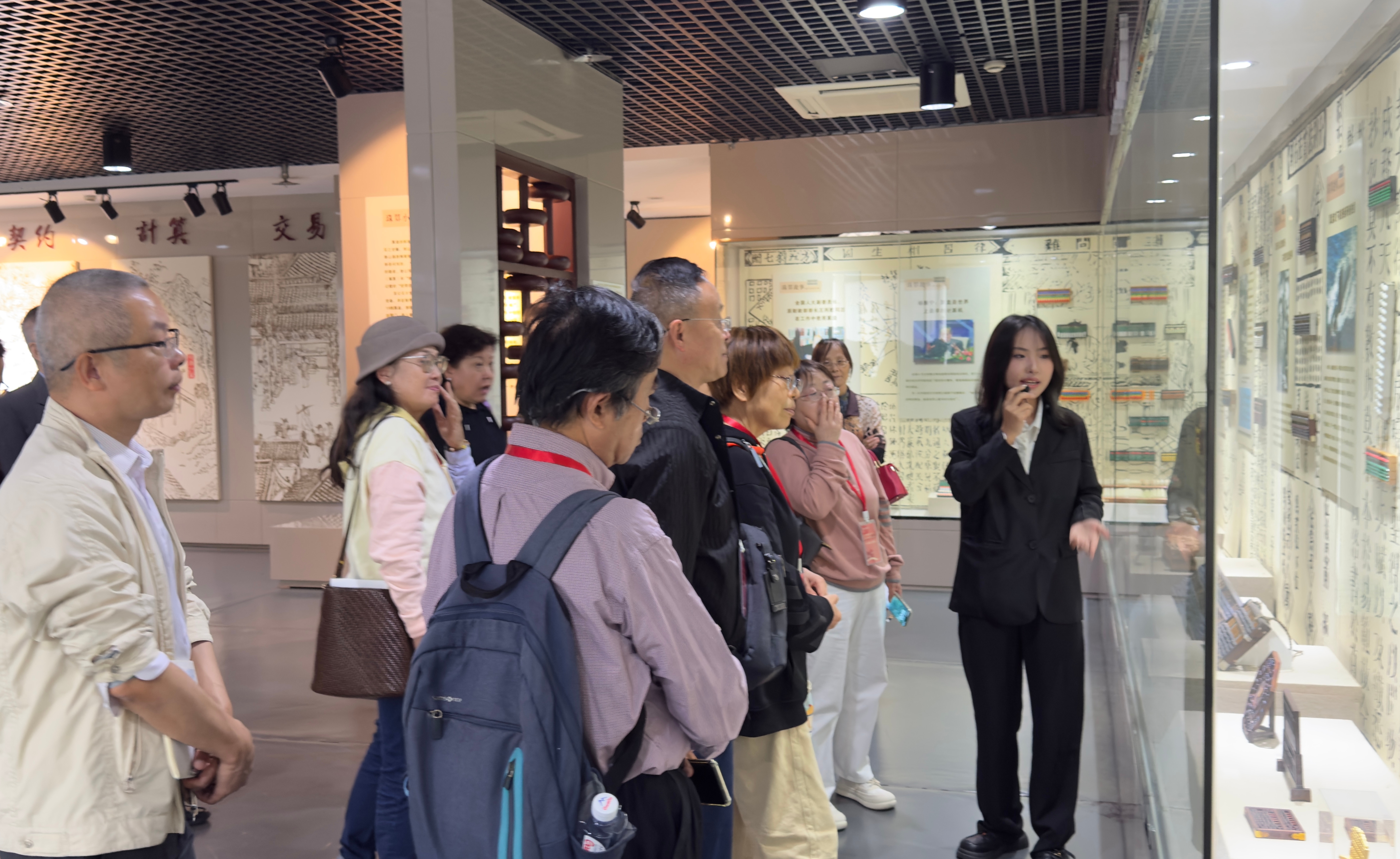 岁月归雁忆初心 薪火相传启新程 商学院 81 级校友重返母校共话发展3.jpg