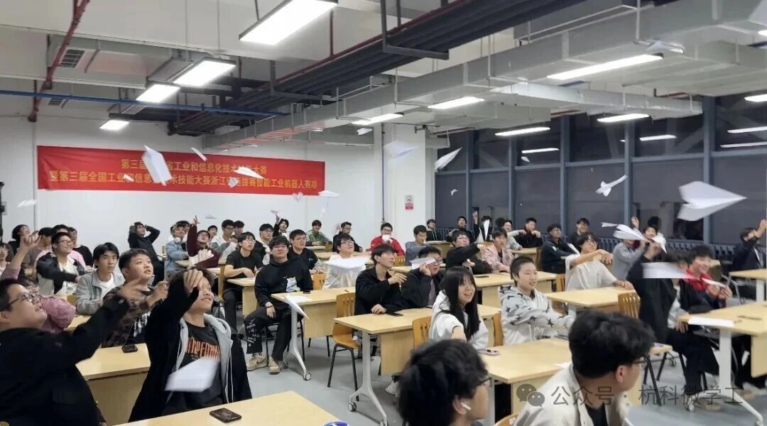 「一站式社区」│五育并举“花式”宠生,课余时光超有料12.jpg 「一站式社区」│五育并举“花式”宠生,课余时光超有料12.jpg