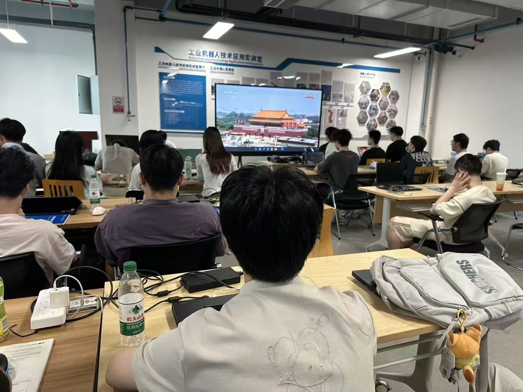 「一站式社区」│五育并举“花式”宠生,课余时光超有料2.jpg 「一站式社区」│五育并举“花式”宠生,课余时光超有料2.jpg