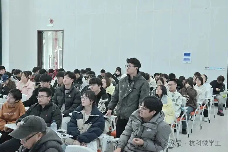 「一站式社区」 │ 梅园社区党支部携手基础教学部数学体育支部，带你玩转数学建模3.jpg