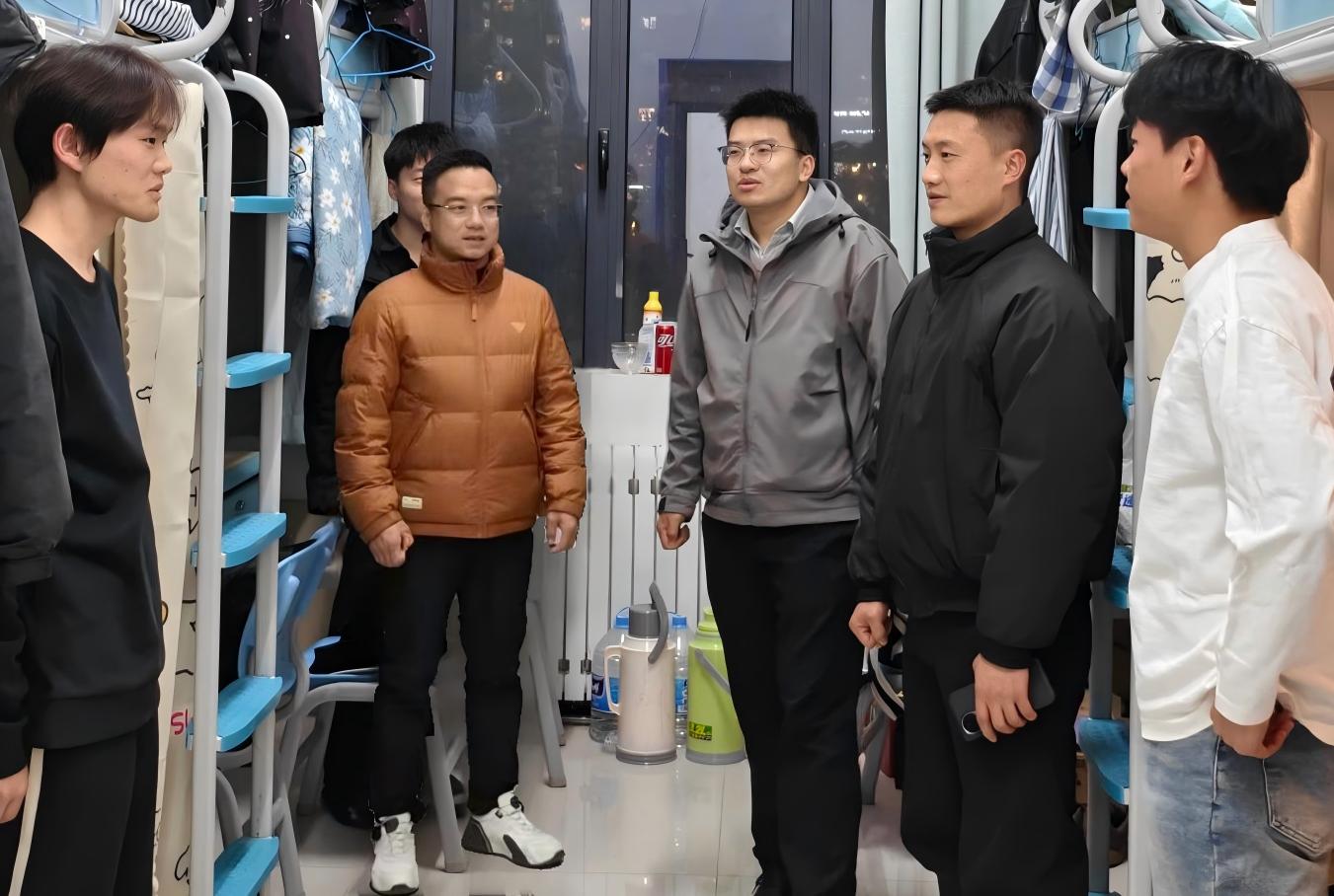 学生工作处组织开展新学期返校学生走访慰问活动