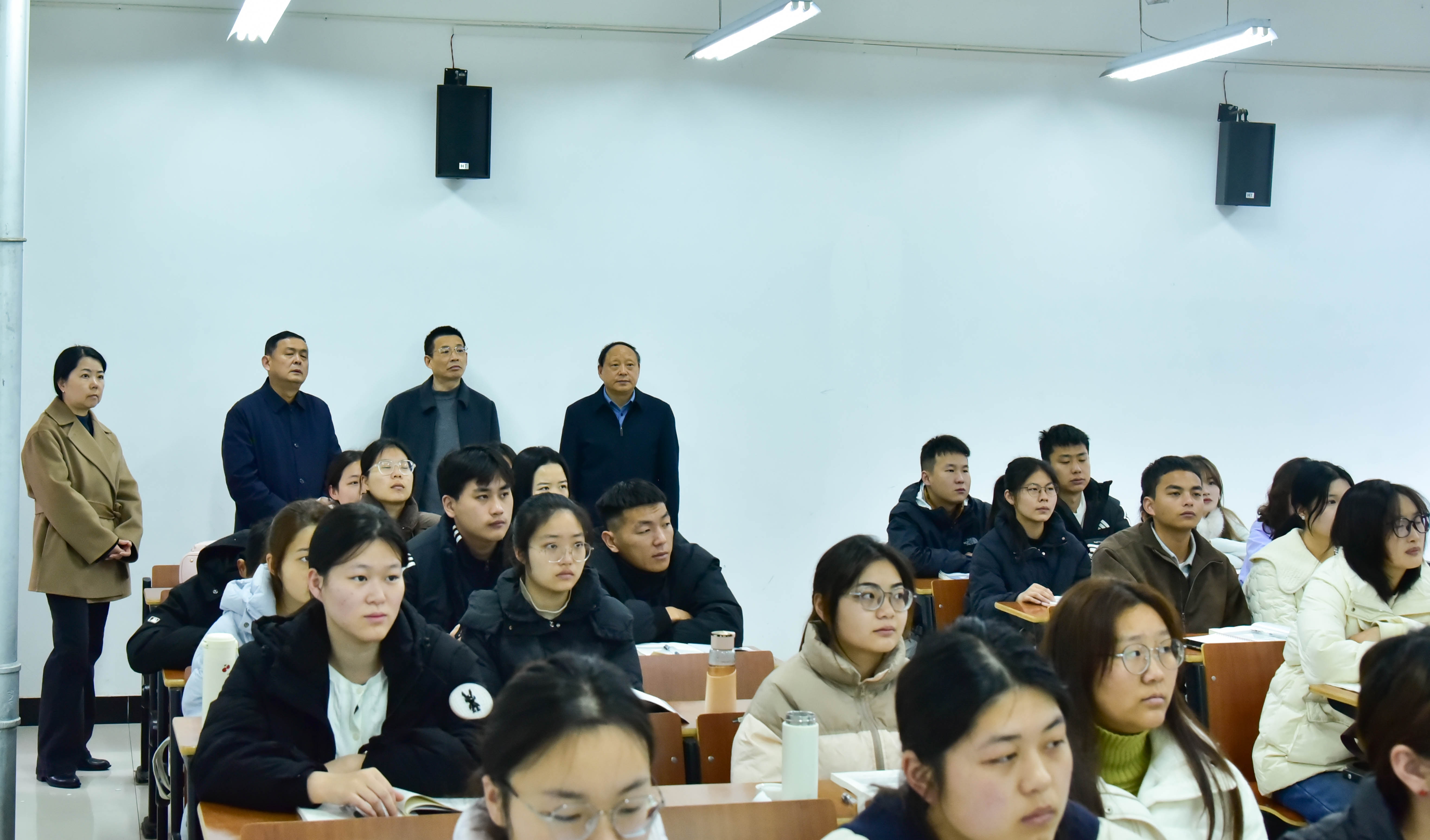 我校开展春季学期开学第一课巡课检查