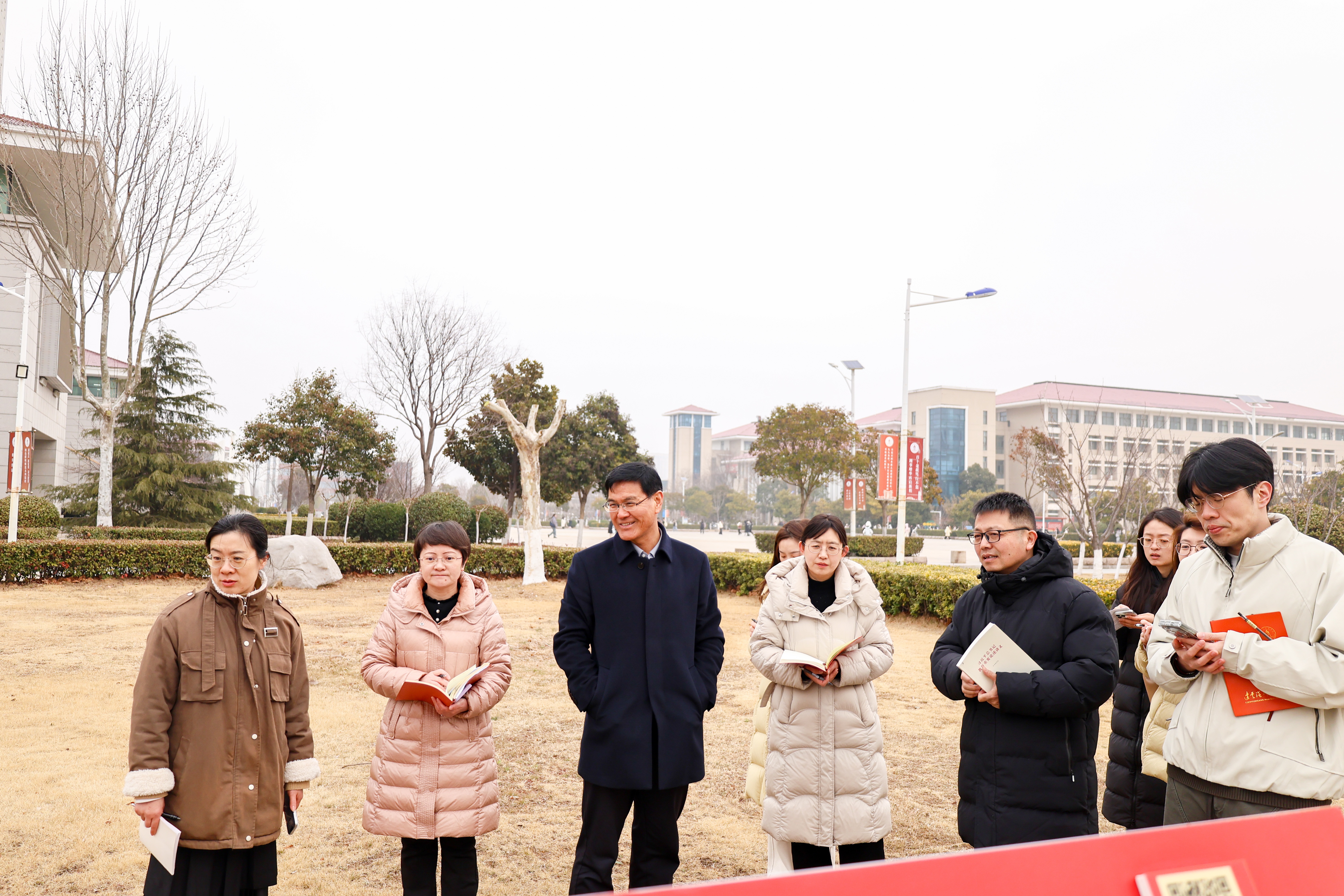 校党委书记杨浩带队开展新学期“大思政课”教学现场研讨活动 (2).jpg