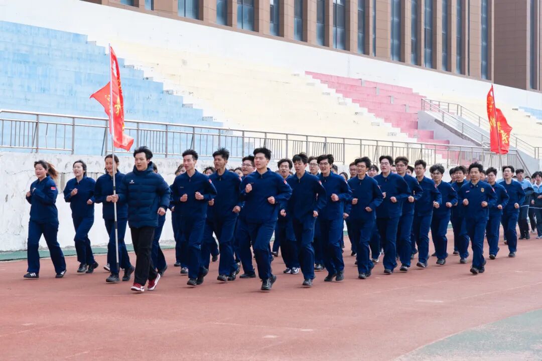 3月11日，学院2026年春季学期“健康第一课”暨“校园阳光跑”活动启动。