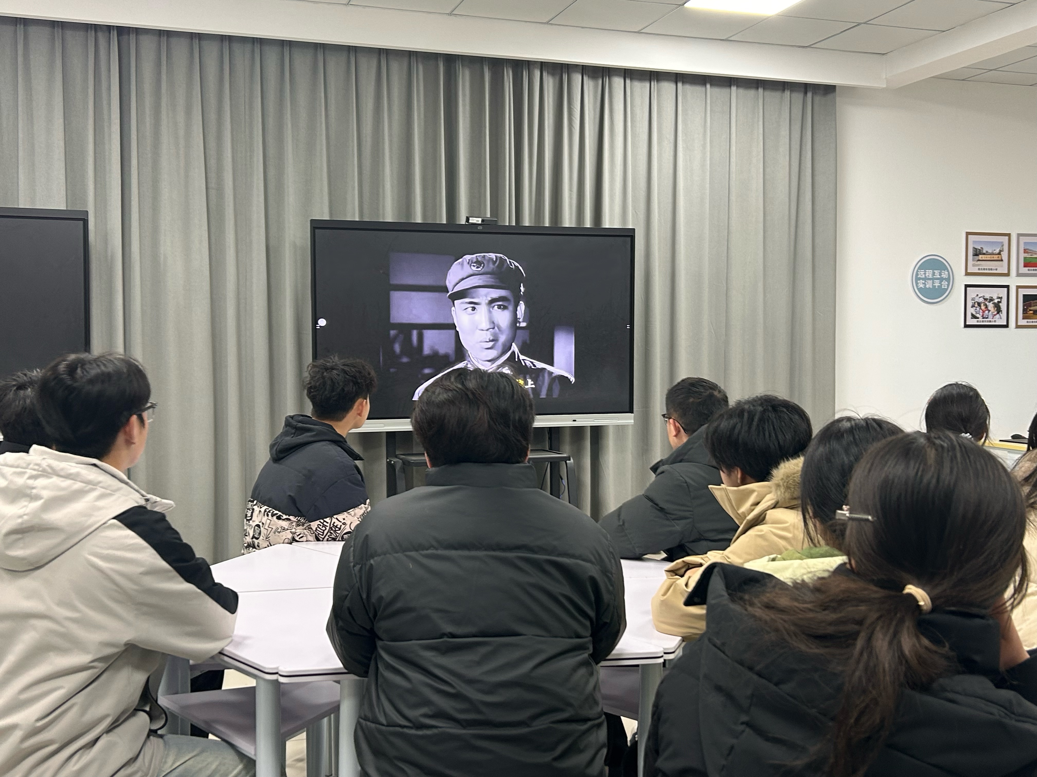 数学与信息工程学院开展“弘扬雷锋精神,争做时代新人”主题团日活动 (1).jpg 数学与信息工程学院开展“弘扬雷锋精神,争做时代新人”主题团日活动 (1).jpg