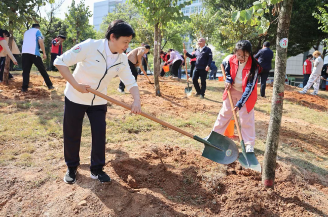 学校植树节4.png