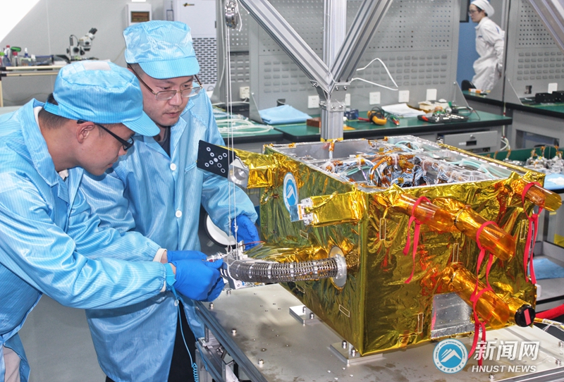 实验室研发.jpg 实验室研发.jpg