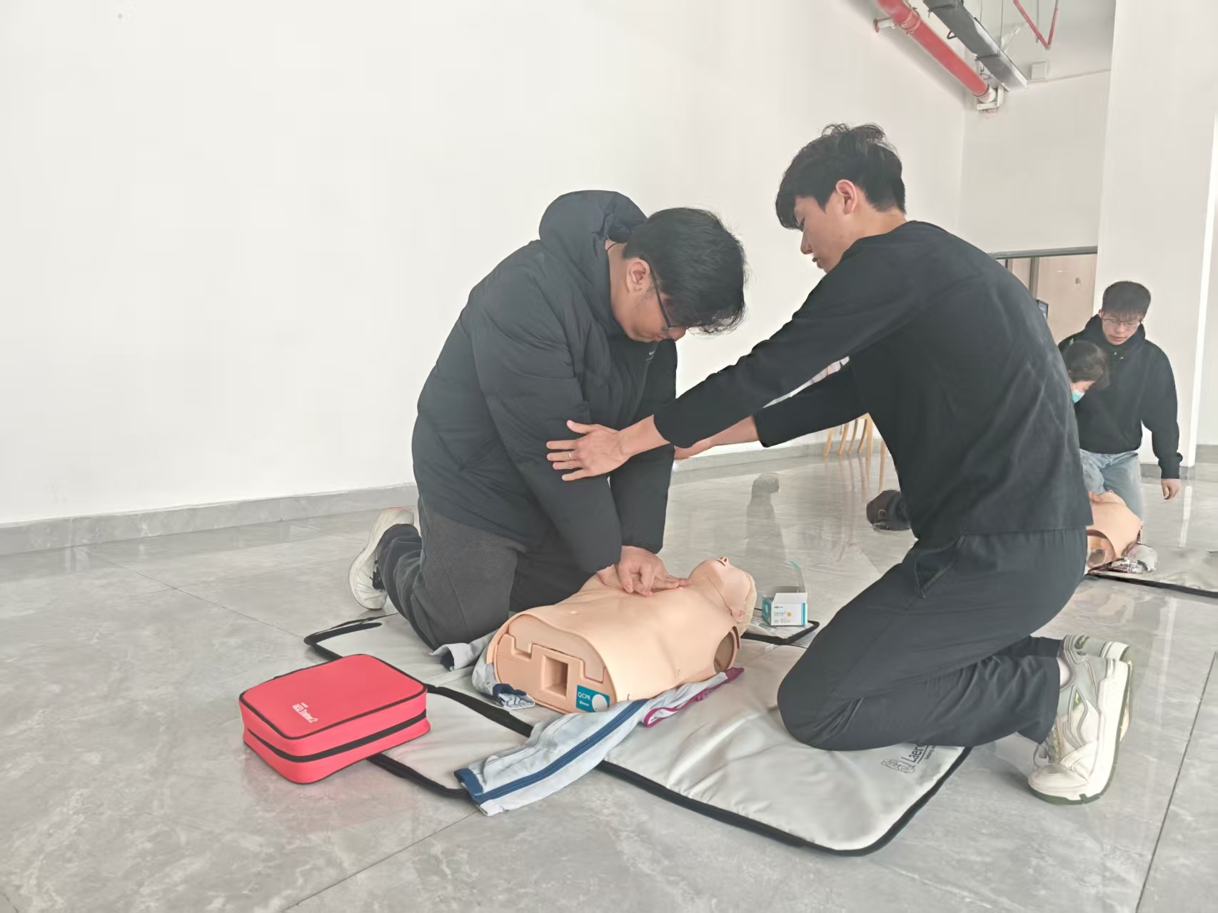 学急救技能，建平安社区——“一站式”学生社区开展应急救护培训 (1).jpg