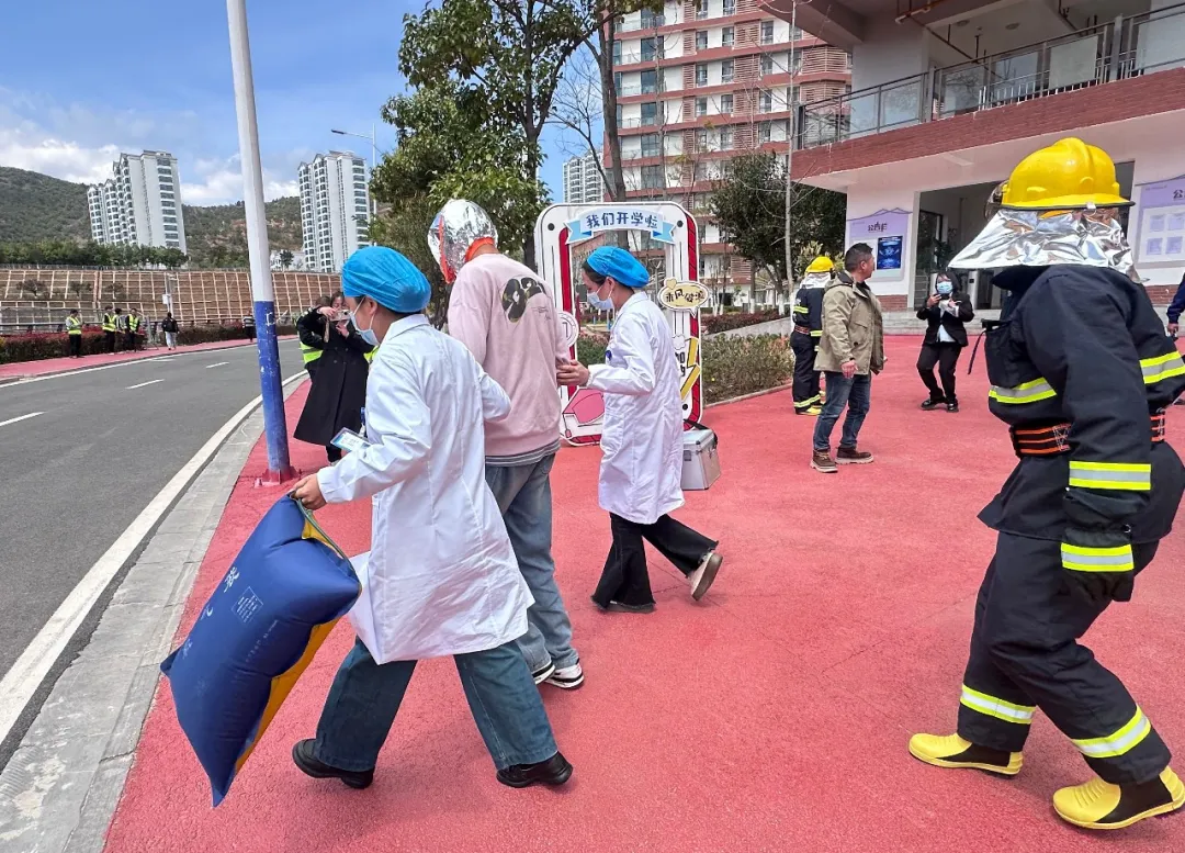 b1c4c6cf-4ec8-402a-bbef-5d85b274b744.png b1c4c6cf-4ec8-402a-bbef-5d85b274b744.png