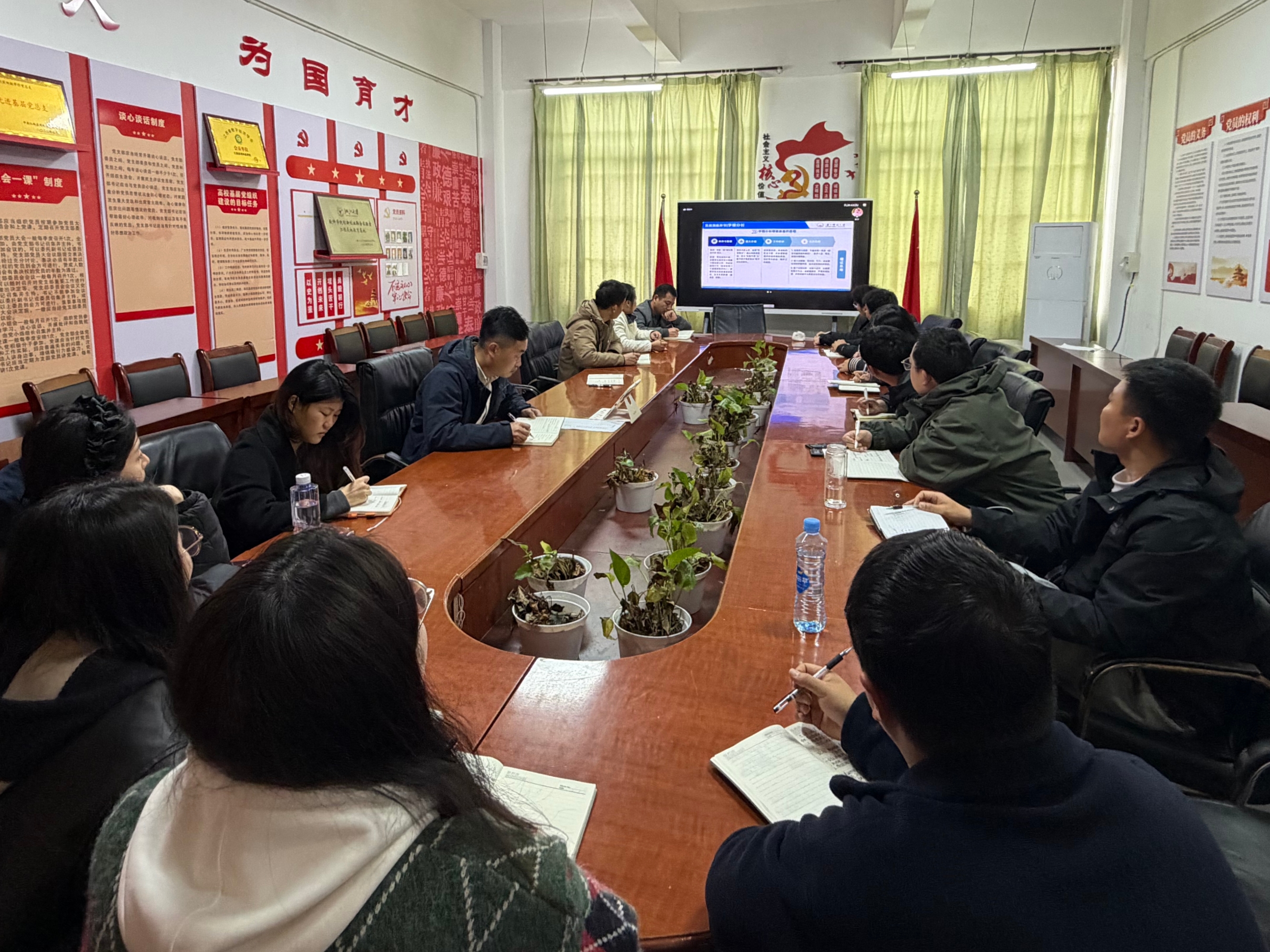 2未来.jpg 2未来.jpg