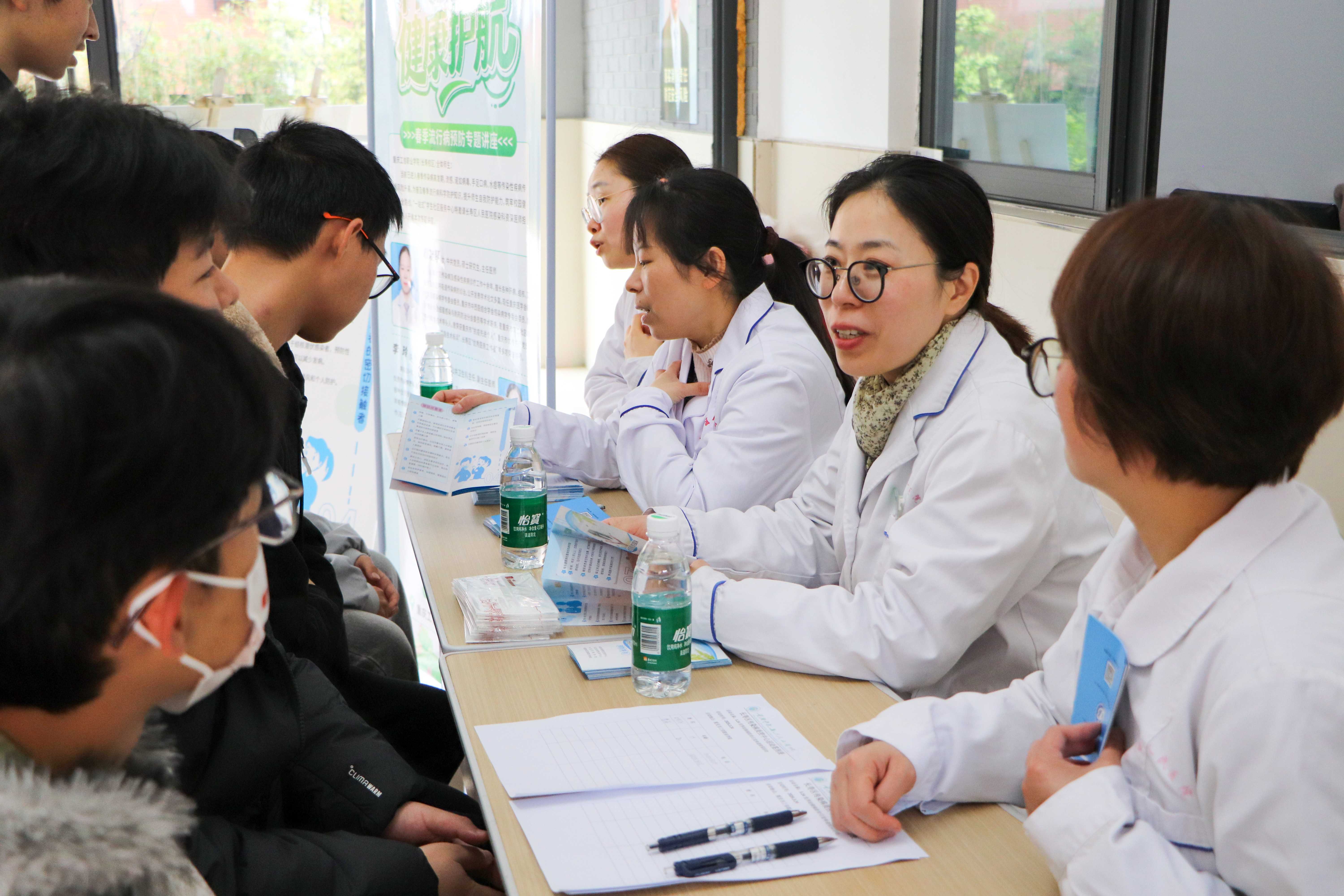 长寿进社区2.jpg 长寿进社区2.jpg