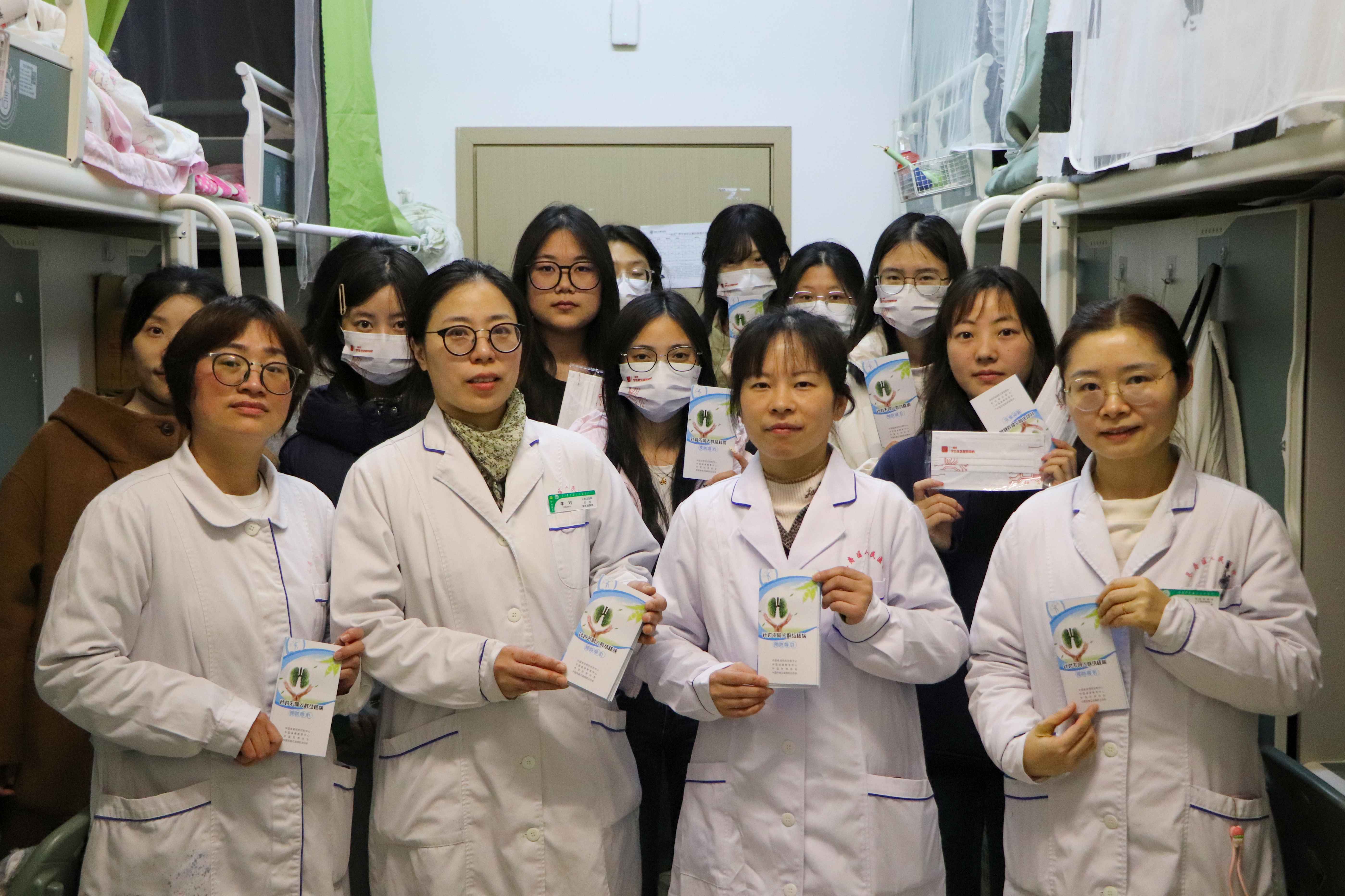 长寿进宿舍2.jpg 长寿进宿舍2.jpg