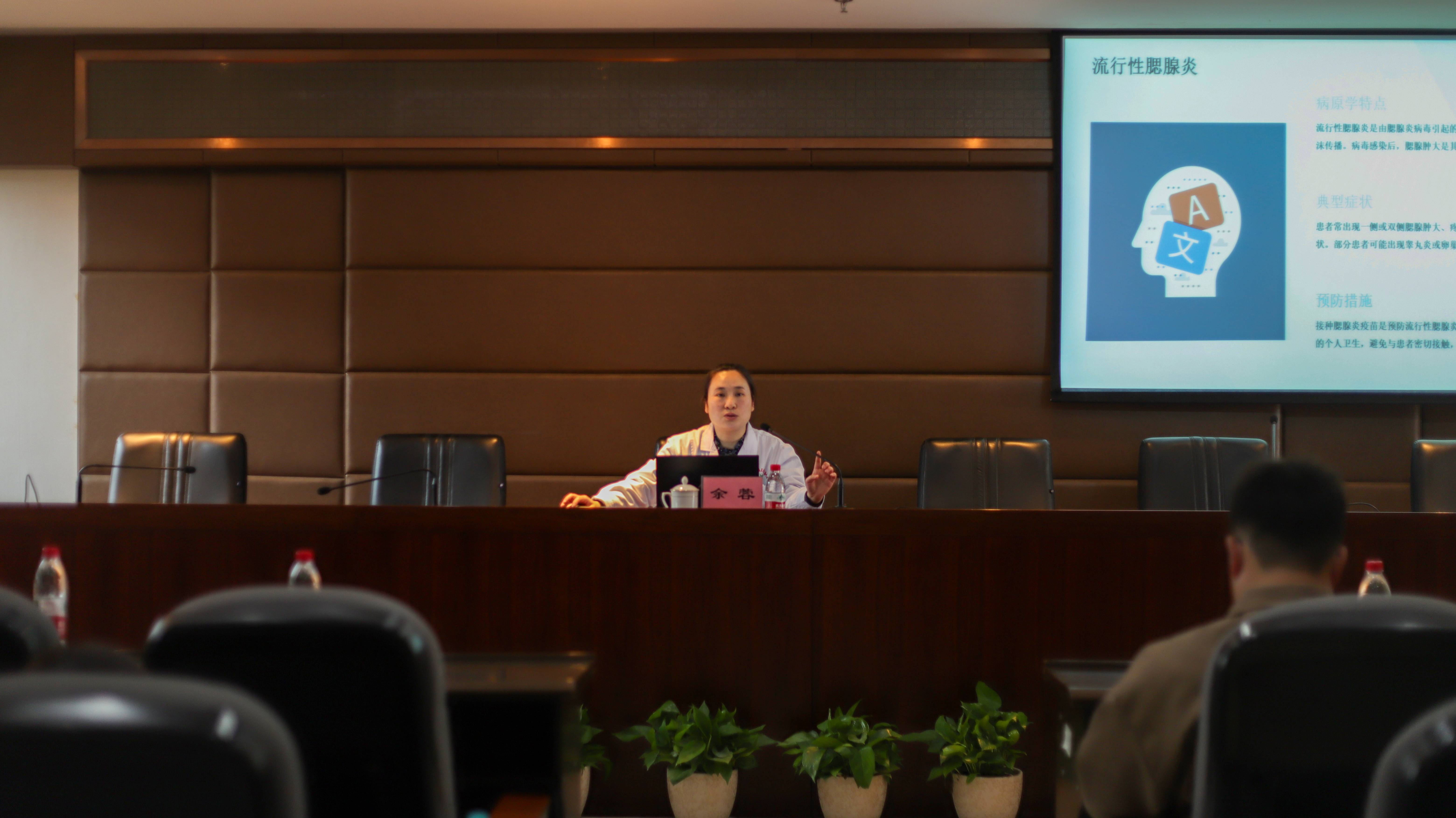 余蓉.jpg 余蓉.jpg