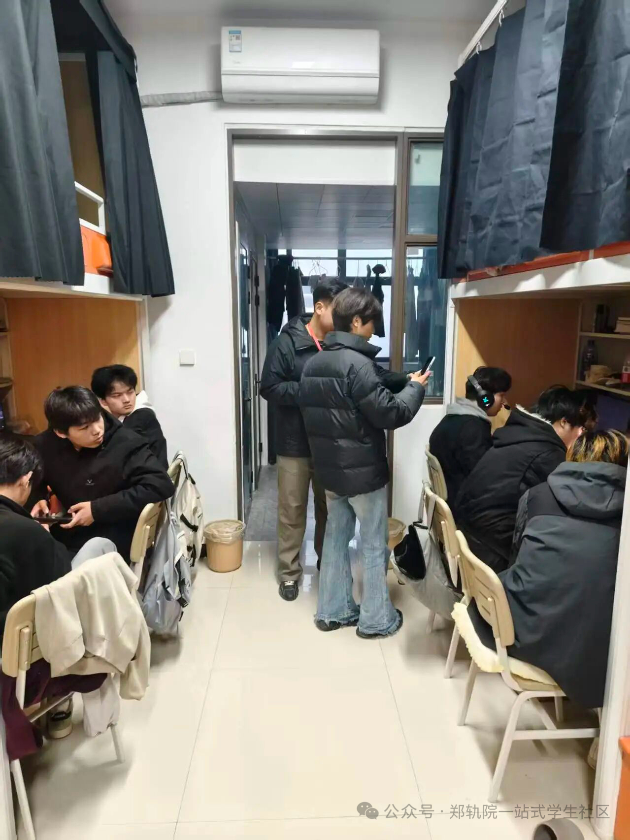 郑州轨道工程职业学院原阳校区——笃学“一站式”自律管理委员会开展本学期首次学生宿舍全面自查