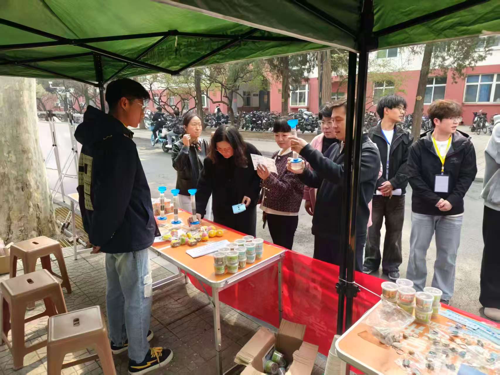 校内“中国水周”活动.jpg 校内“中国水周”活动.jpg