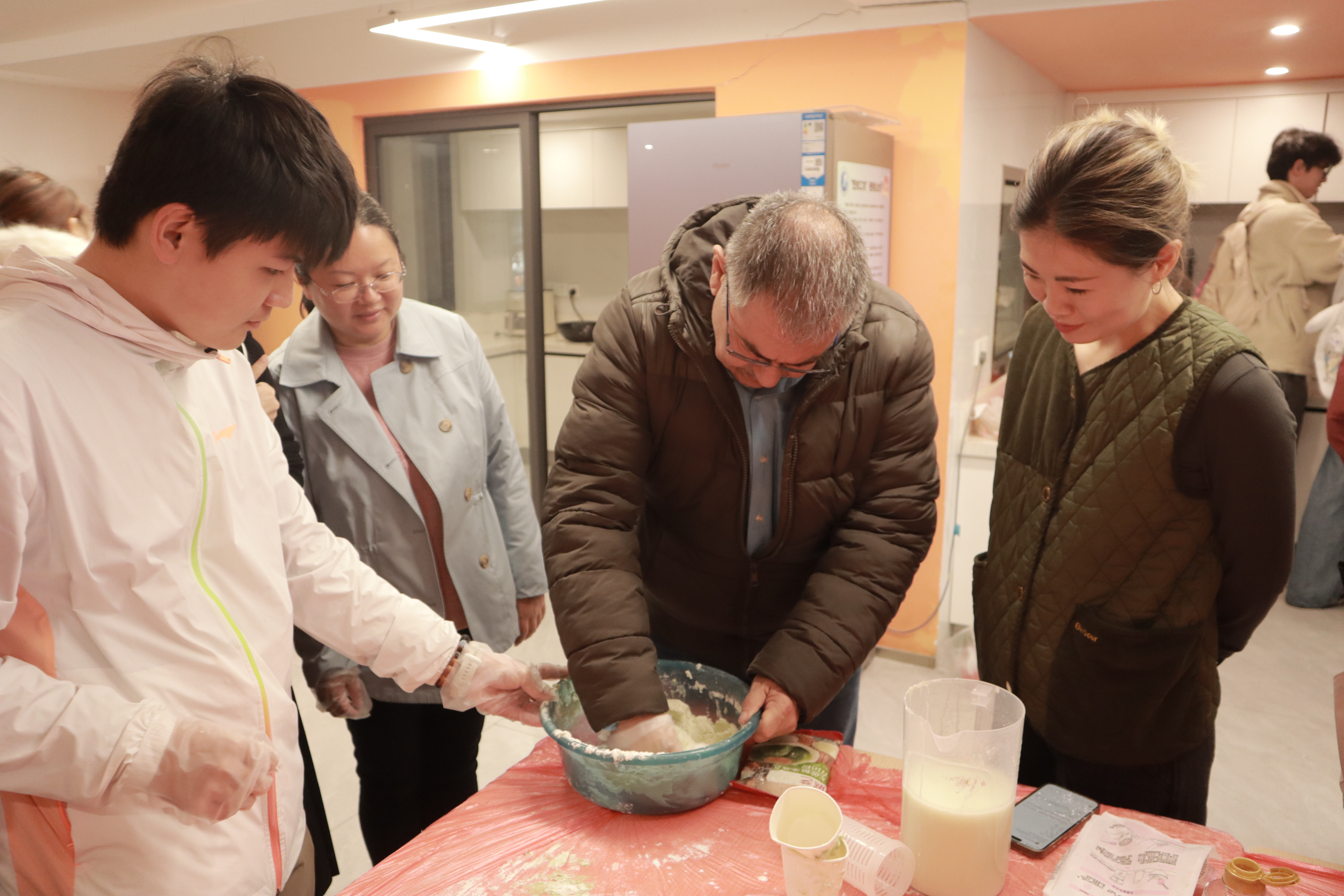 制备青团过程 (3).JPG 制备青团过程 (3).JPG